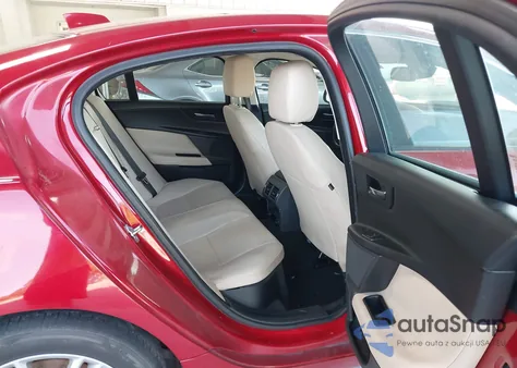 2017 Jaguar Xe 25T Premium из США, поврежденный, VIN SAJAD4BG8HA975976